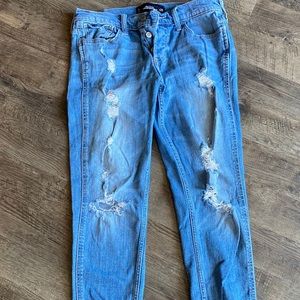 Hollister vintage boyfriend jeans (size 3)